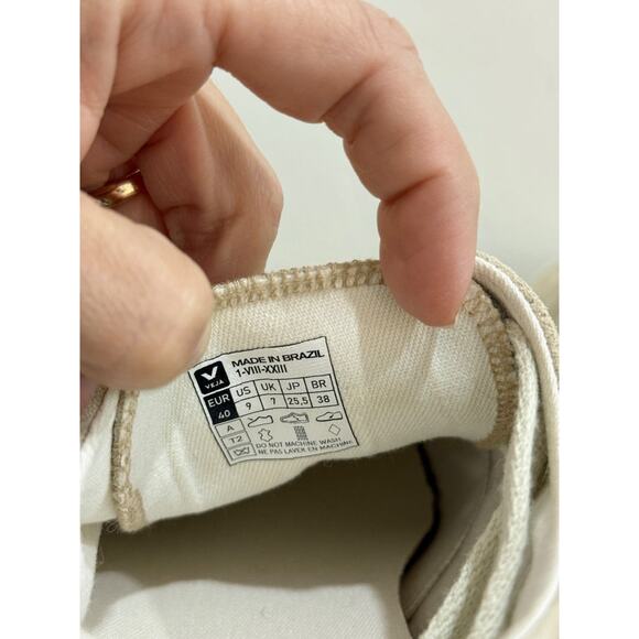 Veja Wata II Suede Low Top Round Toe Sneakers Tan / White Women's Size US 9 - Picture 7 of 8